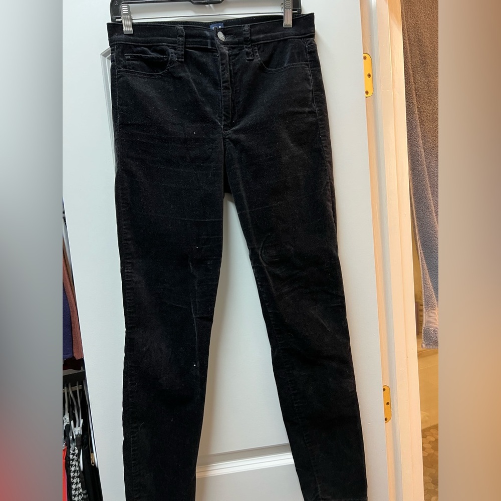 NWOT GAP Women's Black Ankle Jeans - size 29